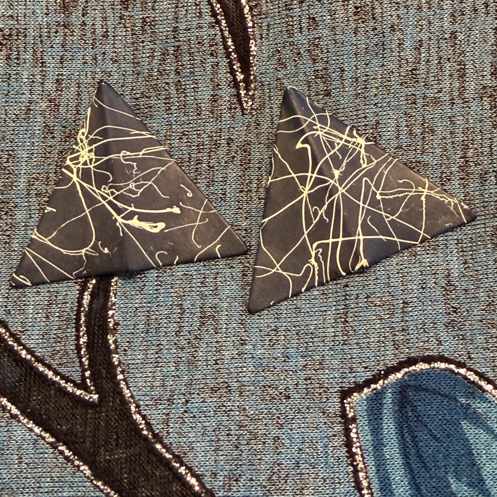 Vintage 80’s Abstract Triangle Earrings metal